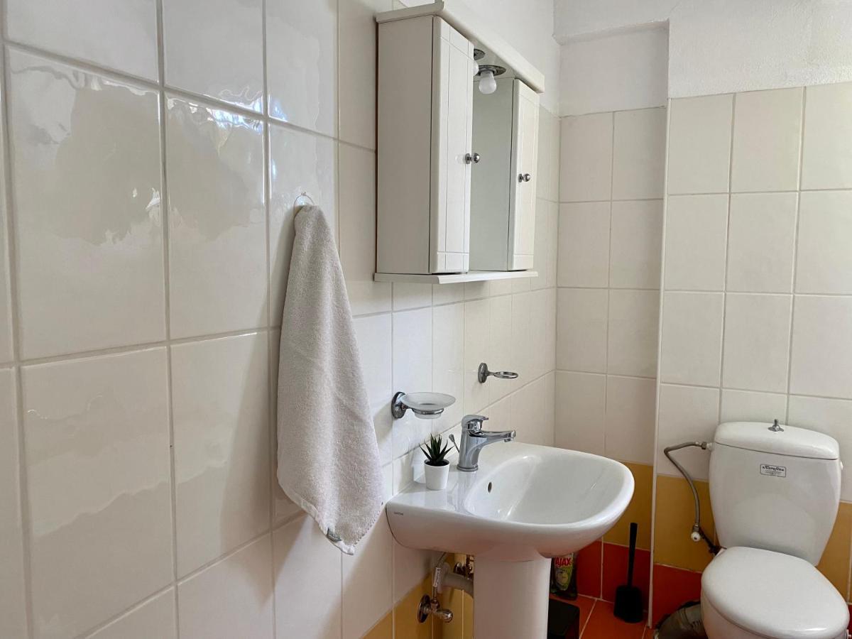 Family Friendly Apartment, In Nature, With Yard "5" Ziparion Екстер'єр фото